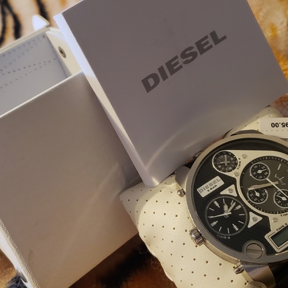 Diesel DZ7125 Oversized Big Daddy - Picture 2 of 8